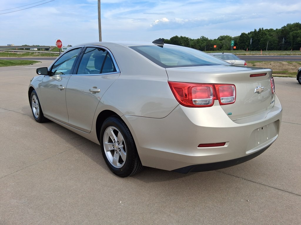 2015 Chevrolet Malibu Image 5