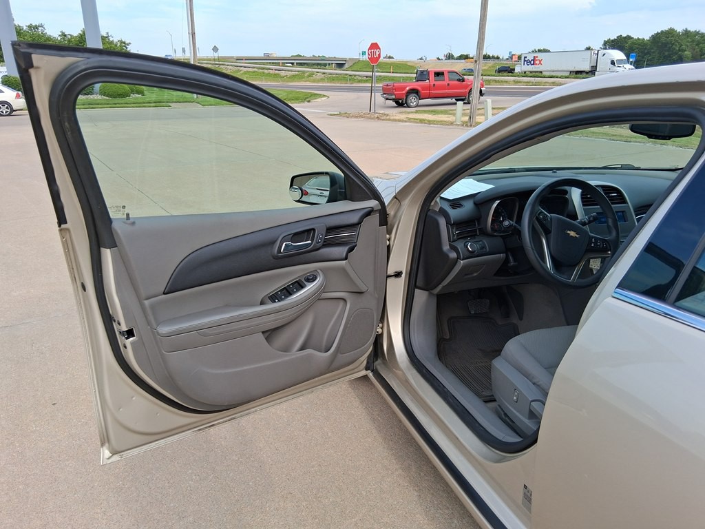 2015 Chevrolet Malibu Image 12