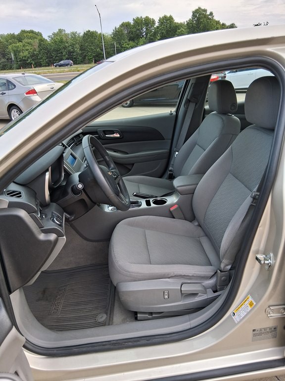 2015 Chevrolet Malibu Image 13