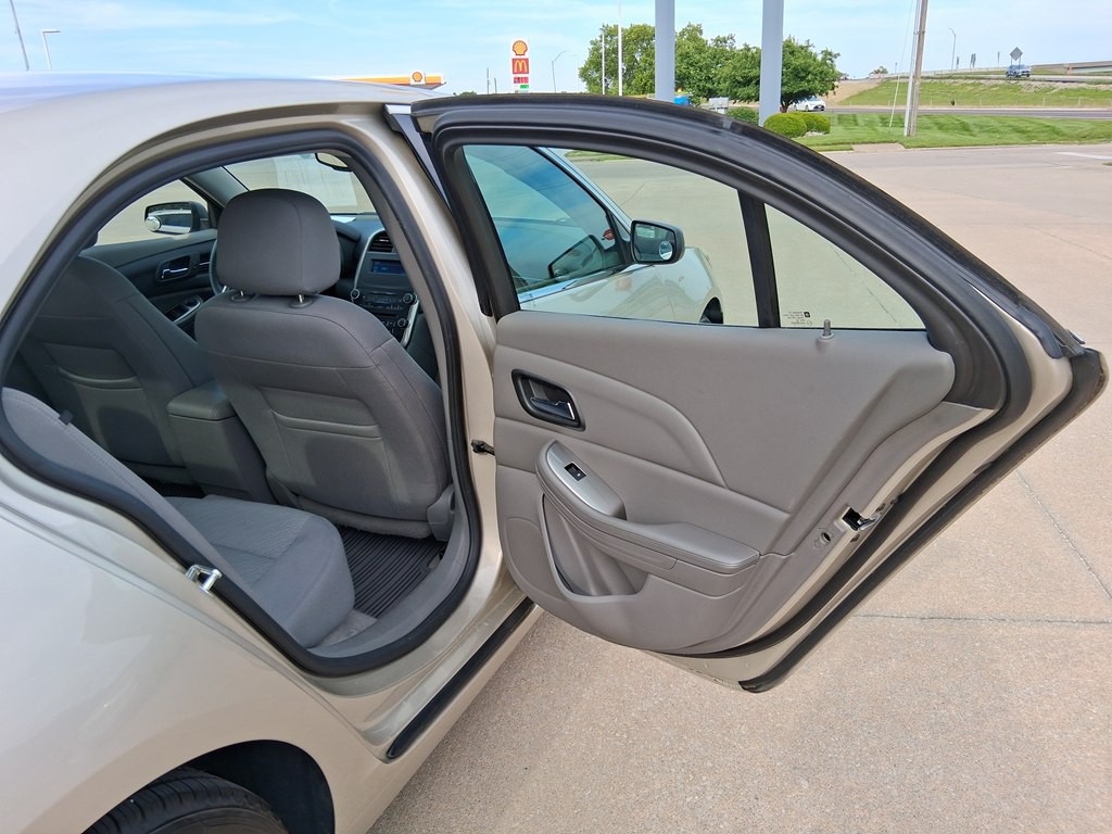 2015 Chevrolet Malibu Image 16