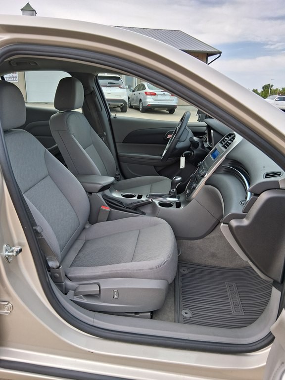 2015 Chevrolet Malibu Image 19