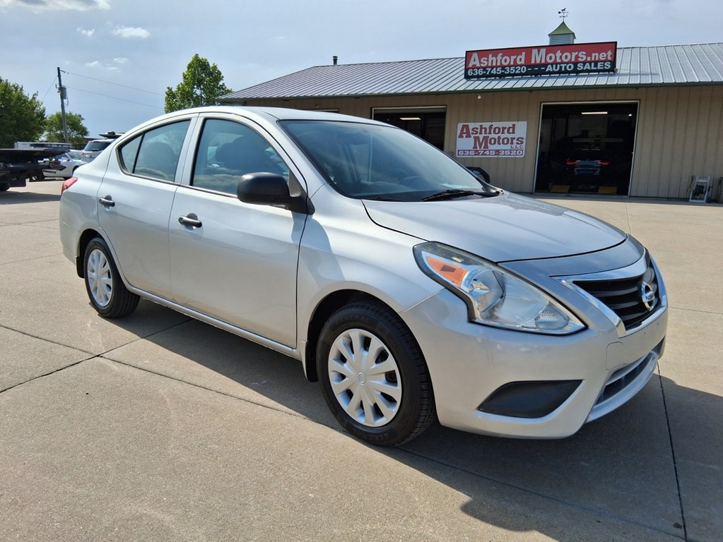 2015 Nissan Versa Image 7