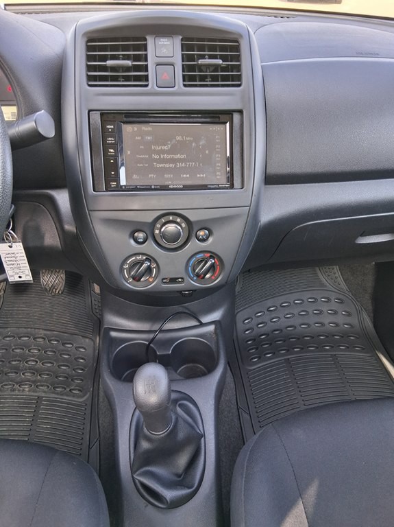 2015 Nissan Versa Image 20