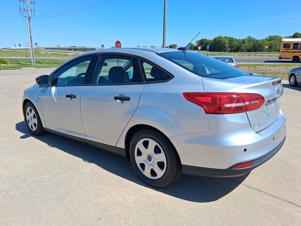 2016 Ford Focus Image 3