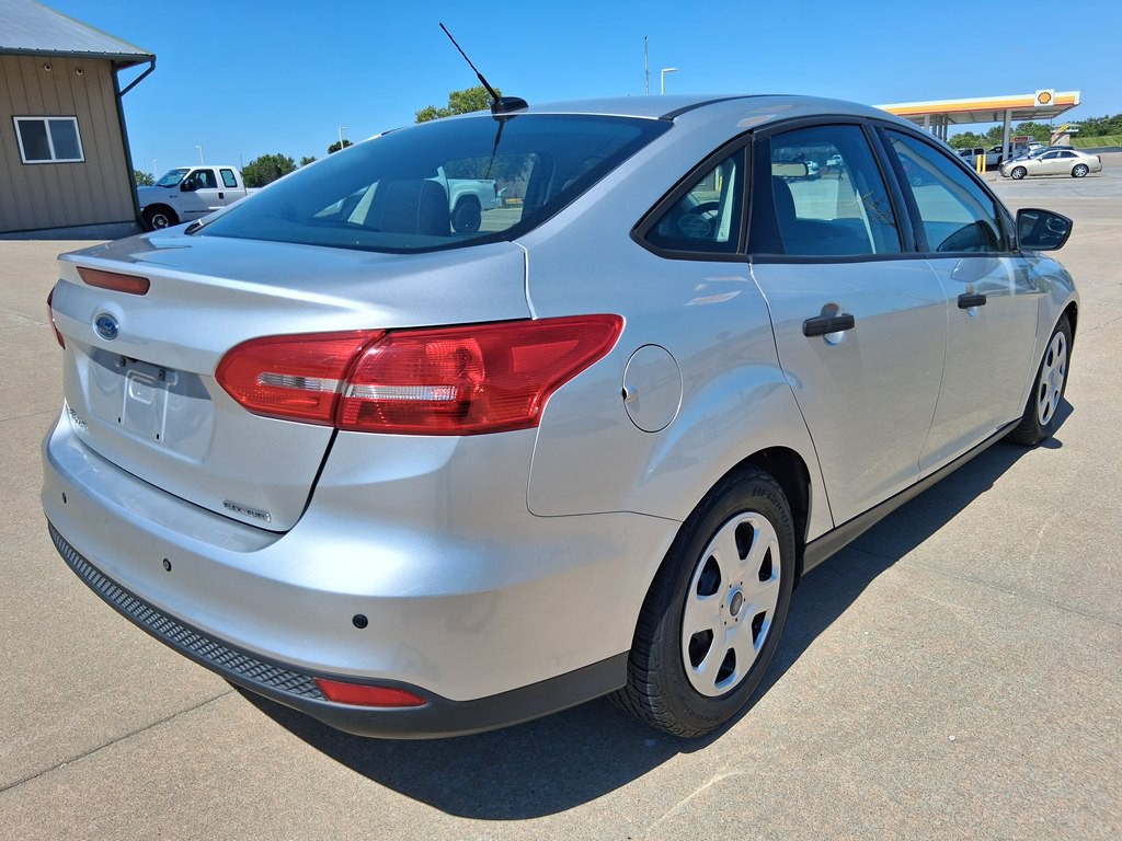 2016 Ford Focus Image 5
