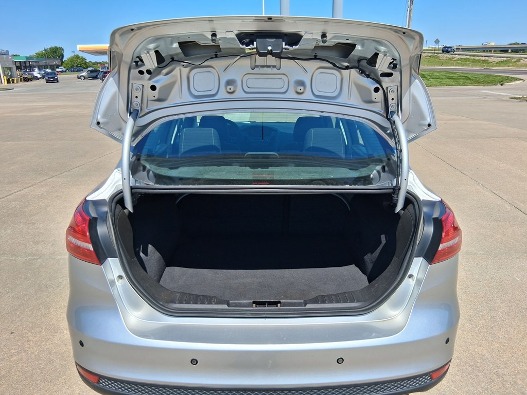 2016 Ford Focus Image 10