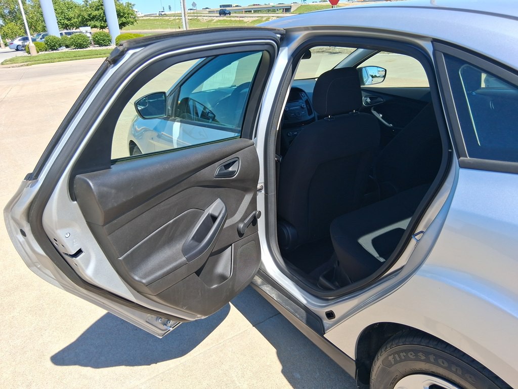 2016 Ford Focus Image 14