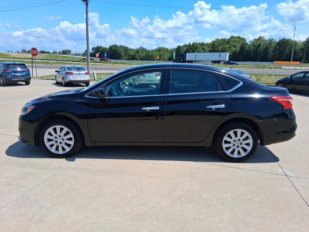 2019 Nissan Sentra Image 2