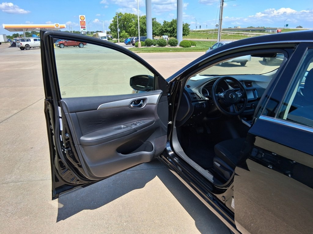 2019 Nissan Sentra Image 10