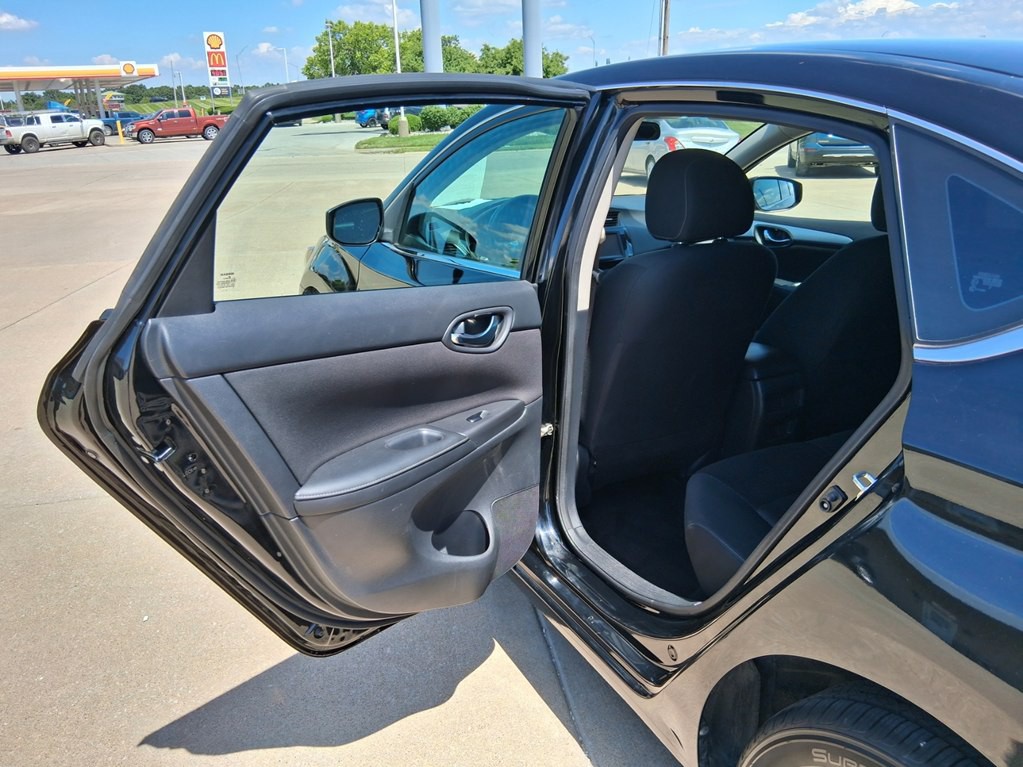 2019 Nissan Sentra Image 12