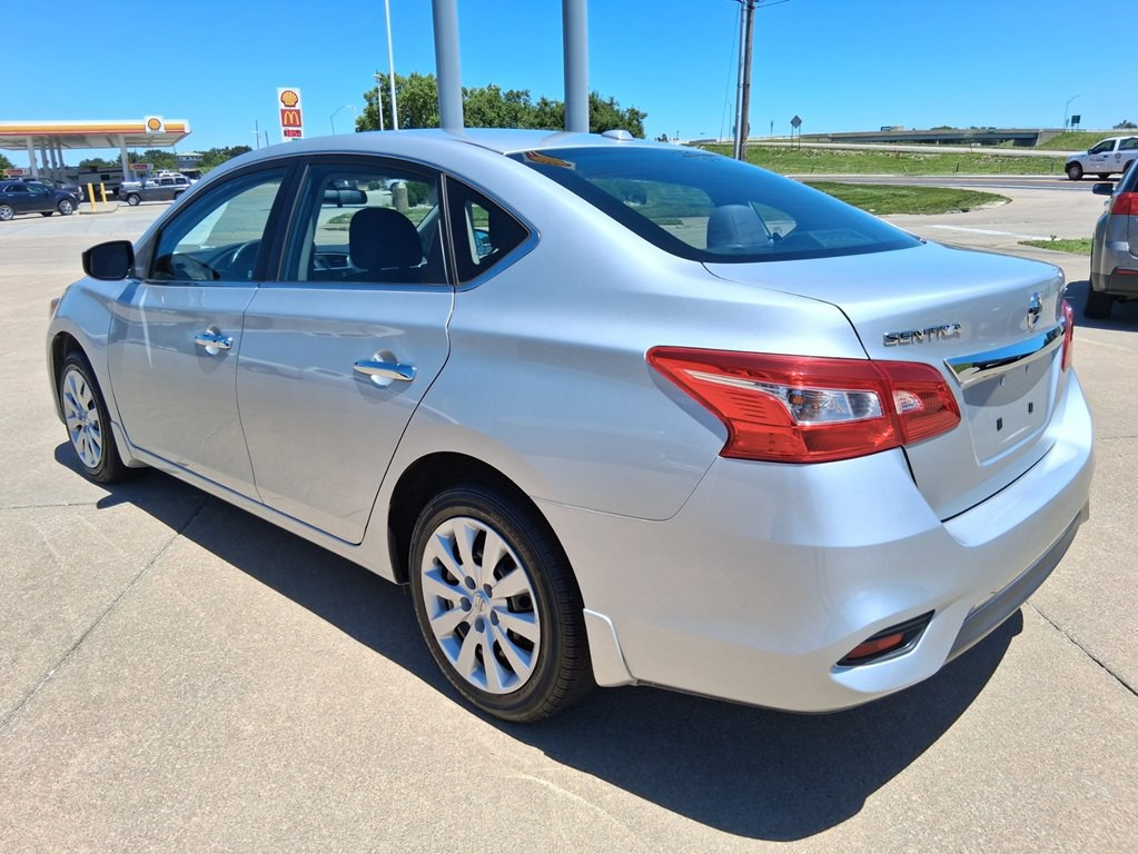 2017 Nissan Sentra Image 3
