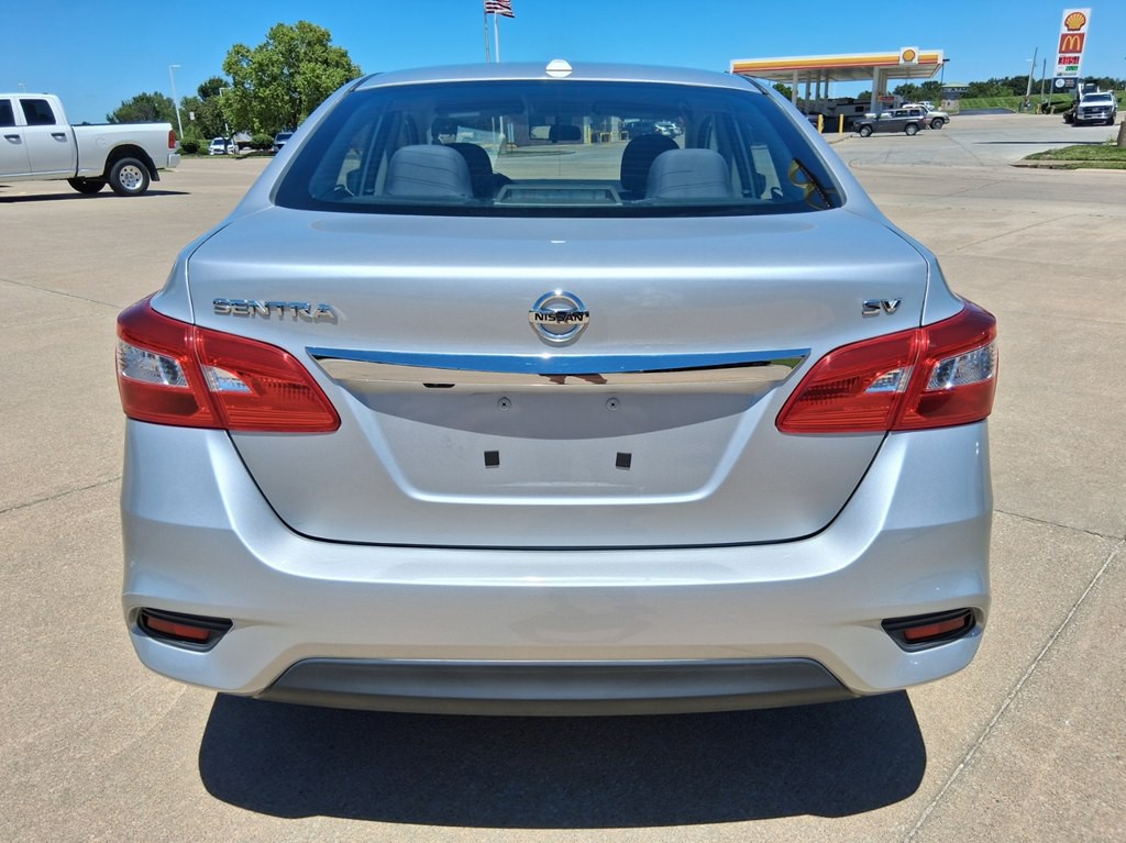 2017 Nissan Sentra Image 4