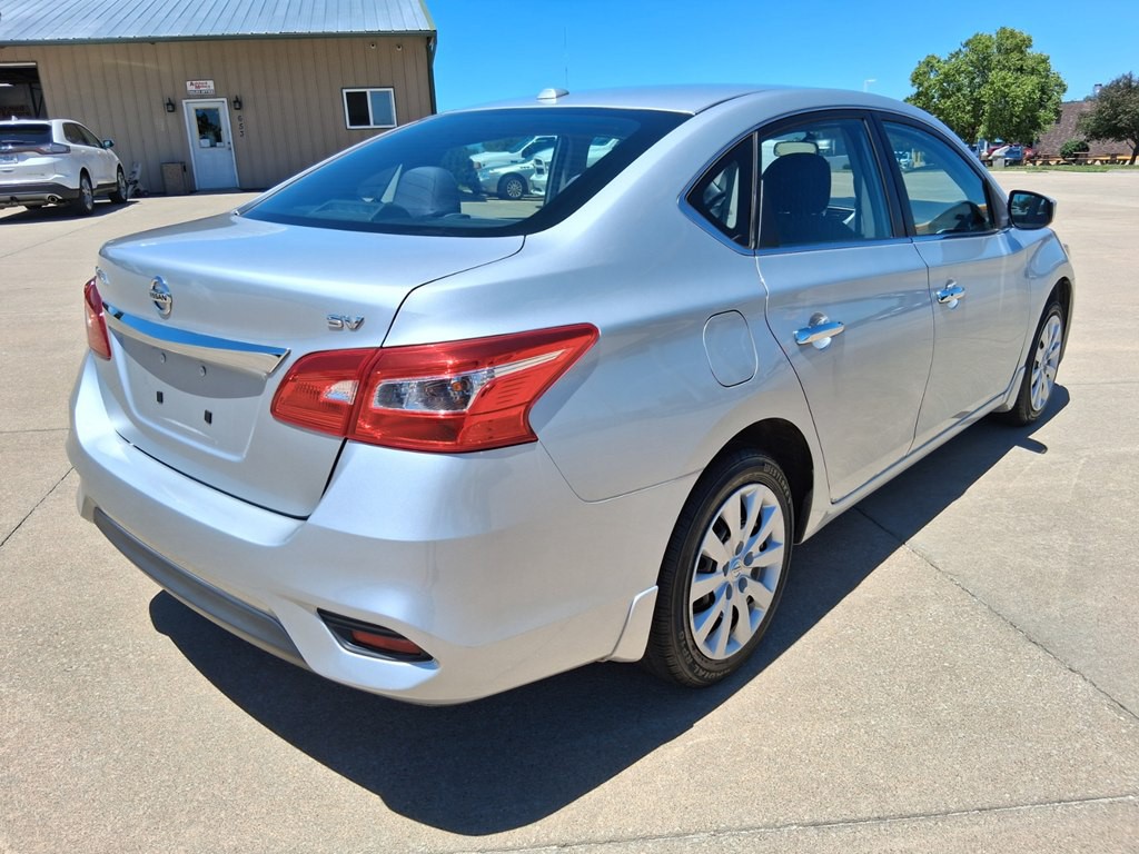 2017 Nissan Sentra Image 5