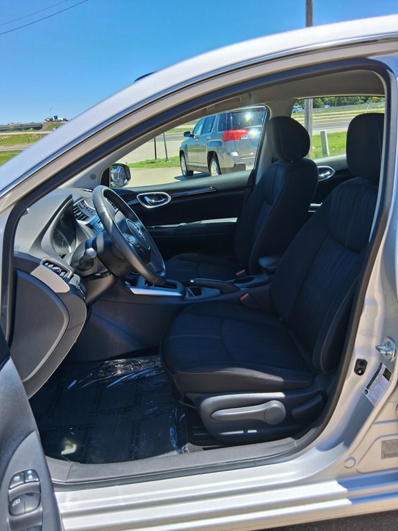 2017 Nissan Sentra Image 10