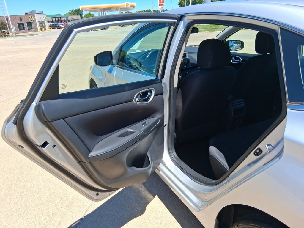 2017 Nissan Sentra Image 11