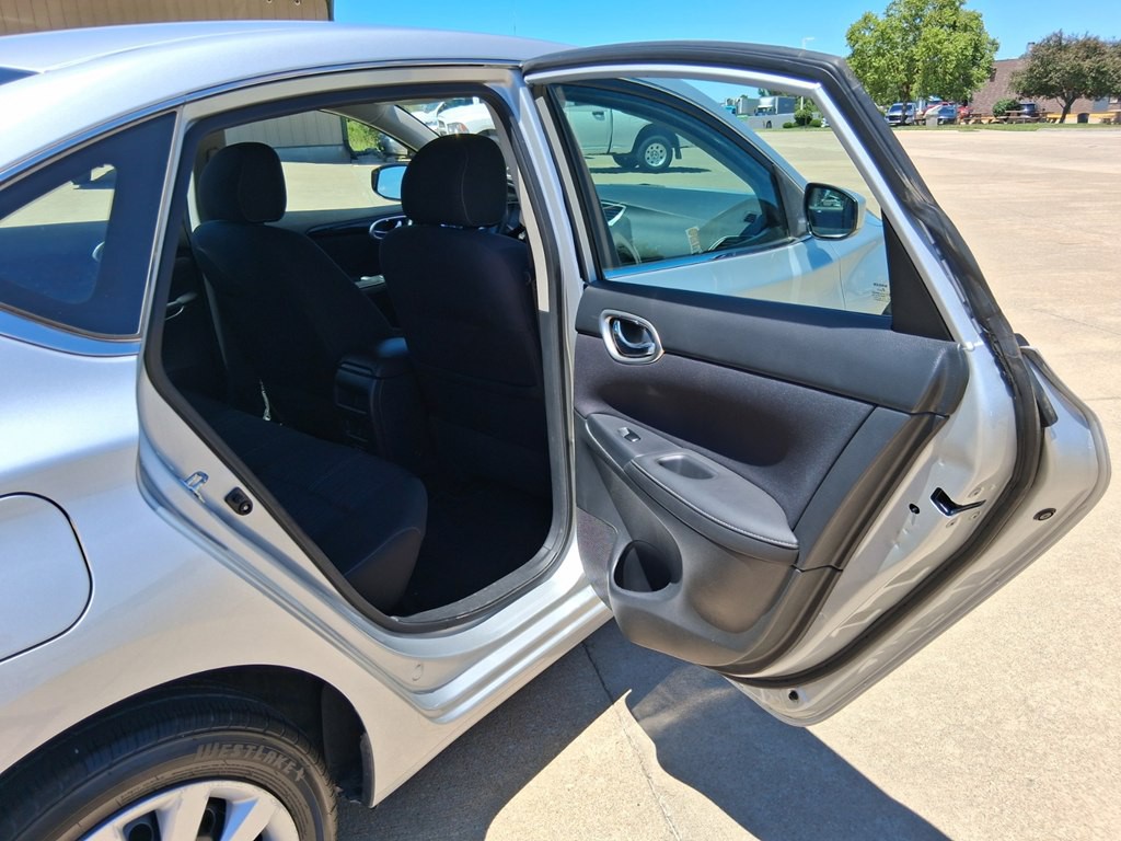 2017 Nissan Sentra Image 14