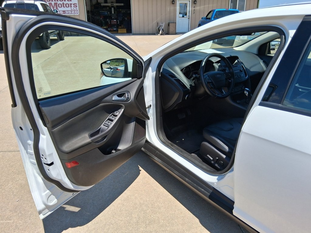 2015 Ford Focus Image 10