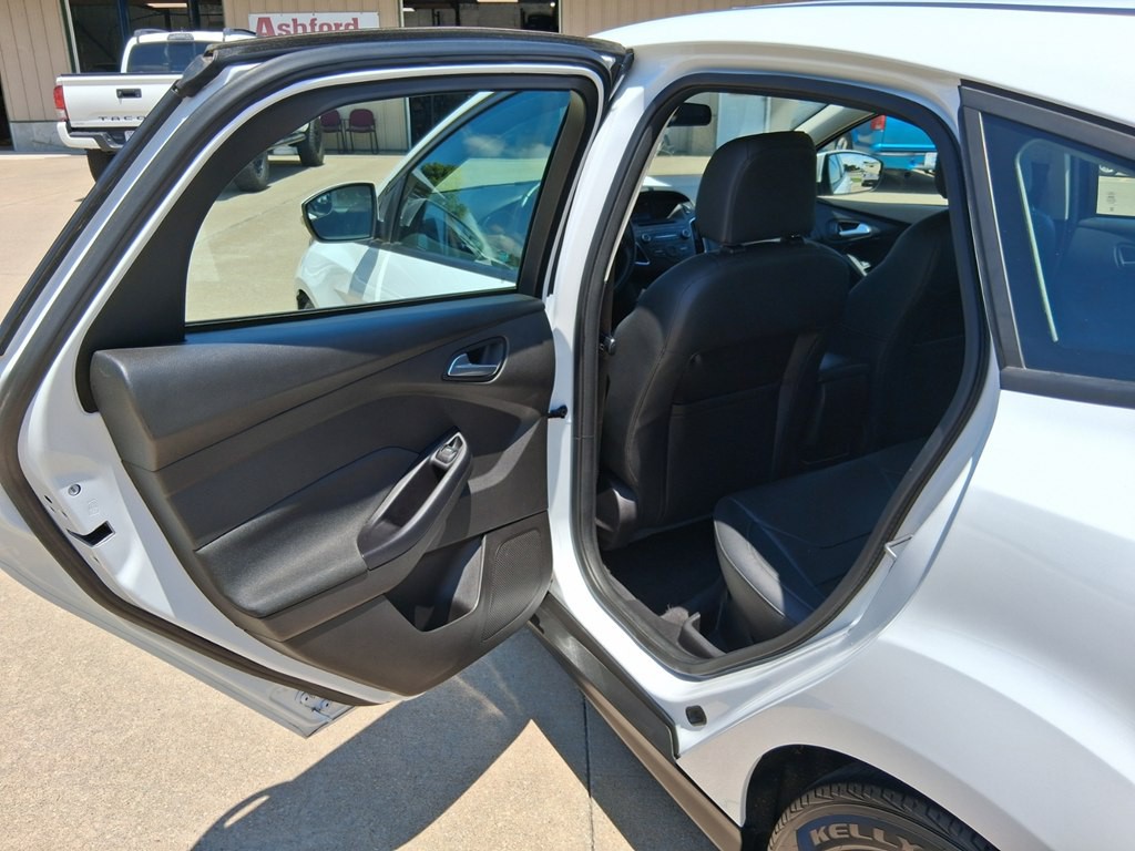 2015 Ford Focus Image 12