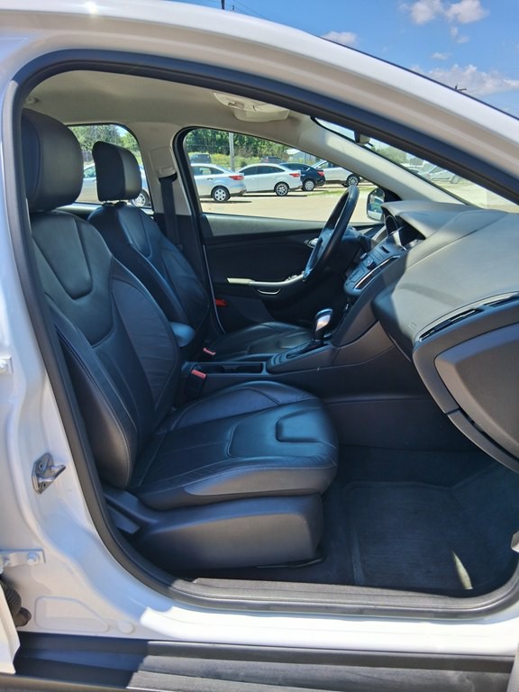2015 Ford Focus Image 17