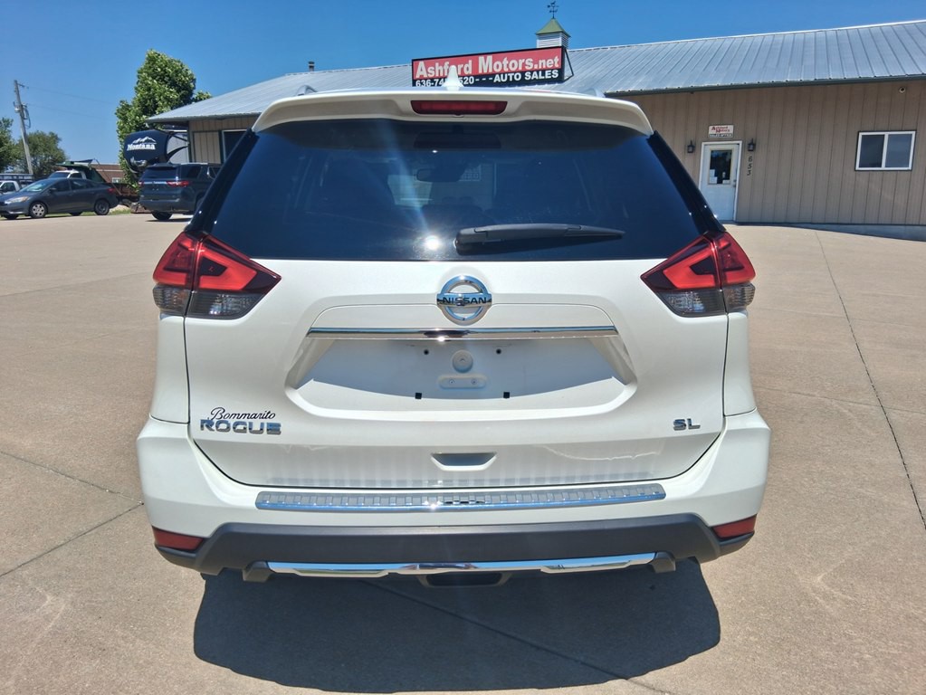 2017 Nissan Rogue Image 4