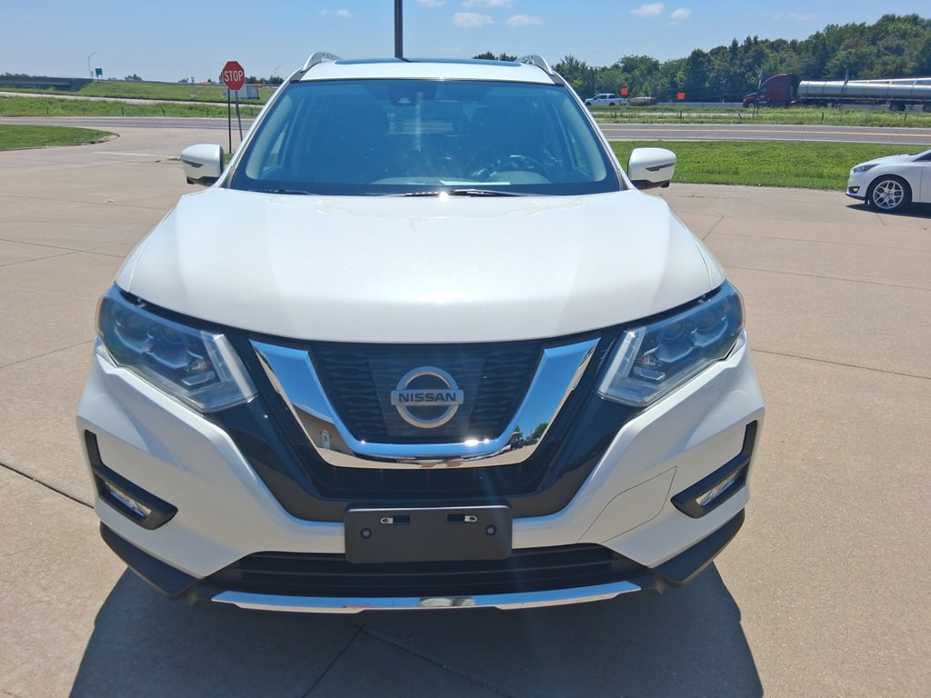 2017 Nissan Rogue Image 8