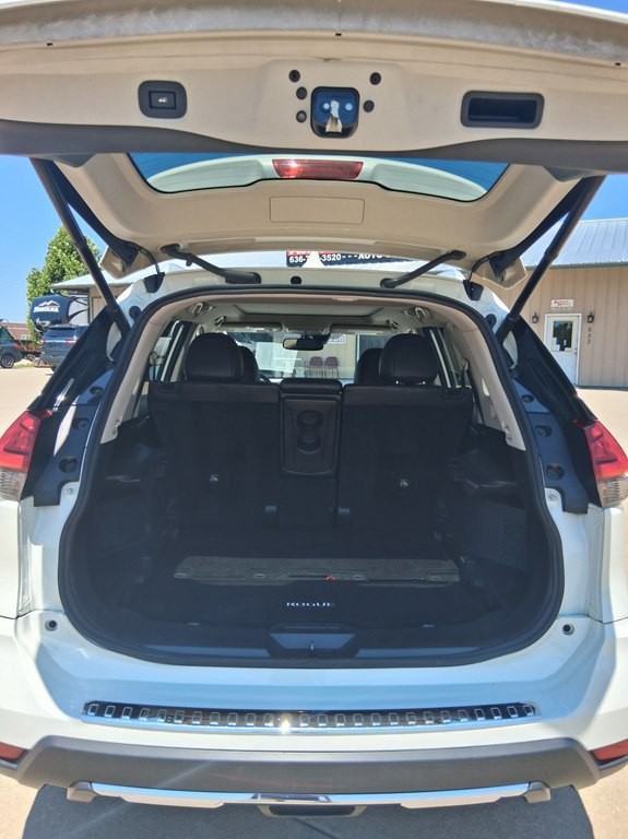 2017 Nissan Rogue Image 9