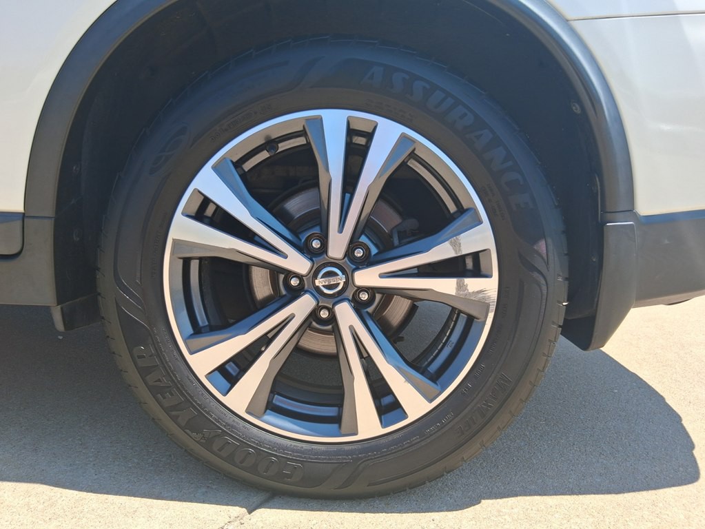 2017 Nissan Rogue Image 11