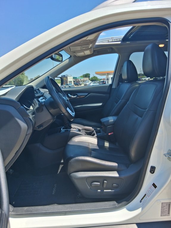 2017 Nissan Rogue Image 17