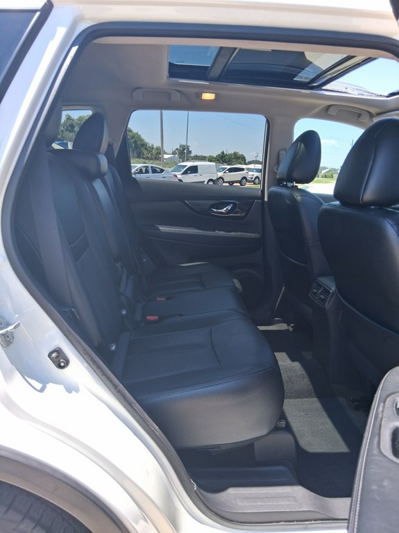 2017 Nissan Rogue Image 21