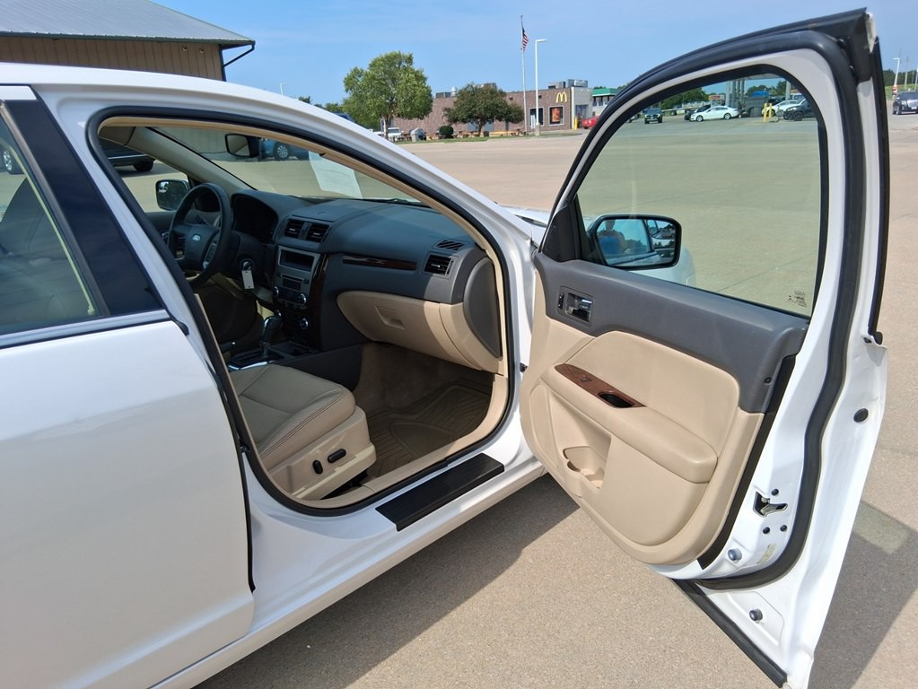 2012 Ford Fusion Image 16