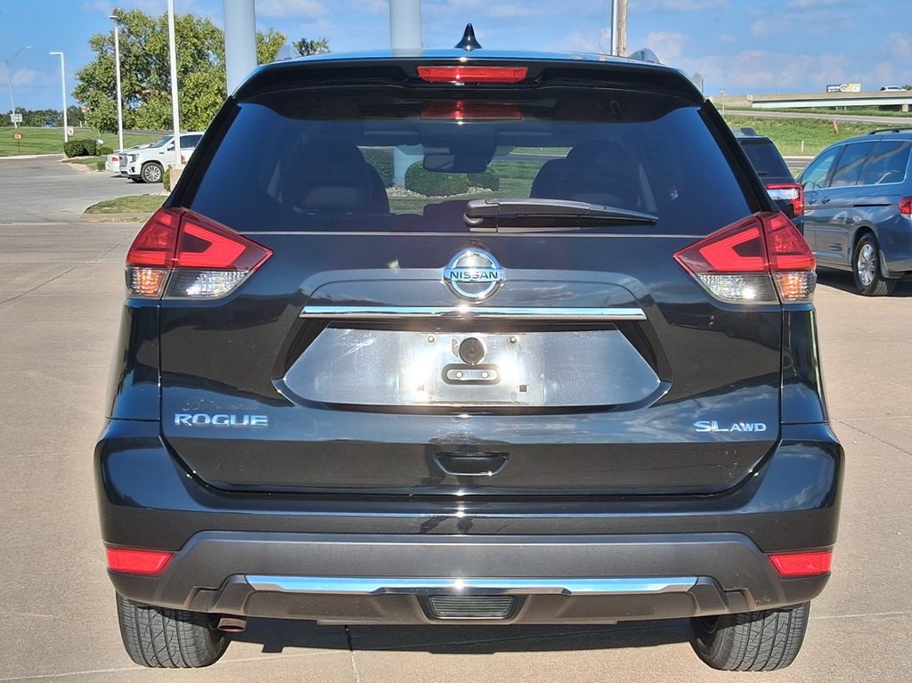 2017 Nissan Rogue Image 4