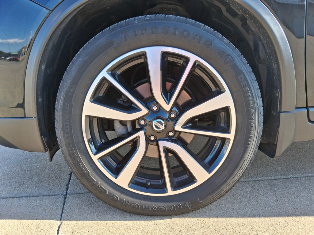 2017 Nissan Rogue Image 9