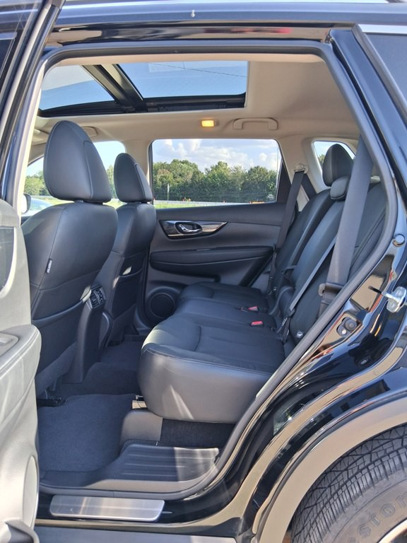 2017 Nissan Rogue Image 13