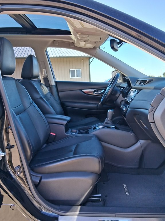2017 Nissan Rogue Image 19