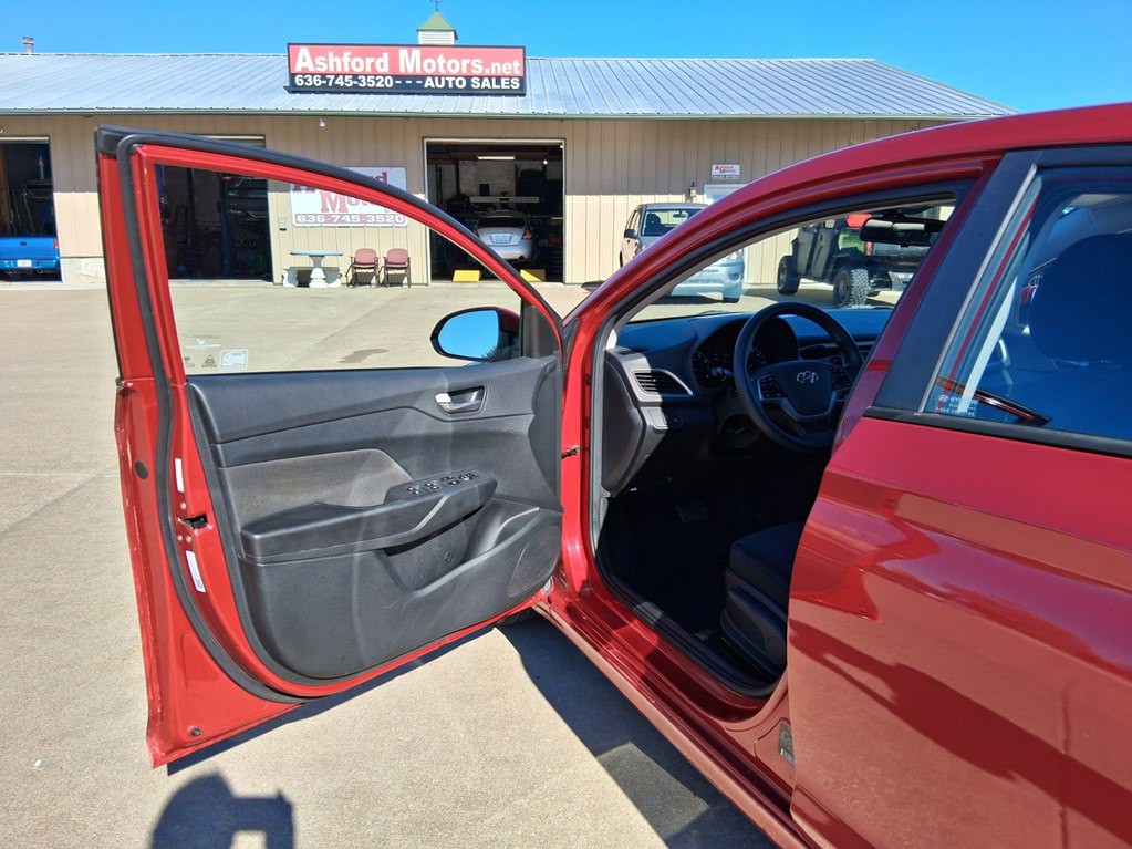 2019 Hyundai Accent Image 10