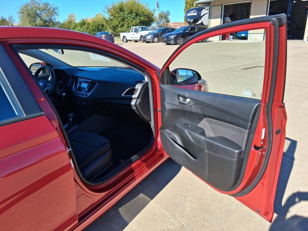 2019 Hyundai Accent Image 16