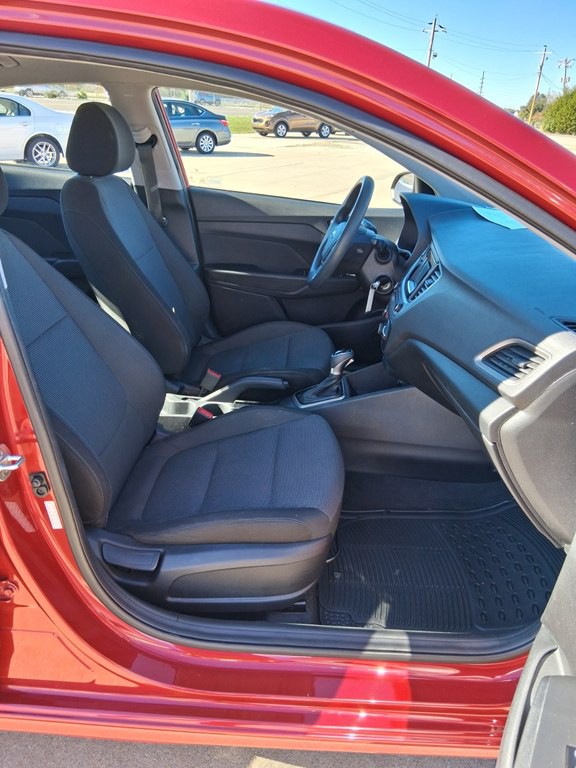 2019 Hyundai Accent Image 17