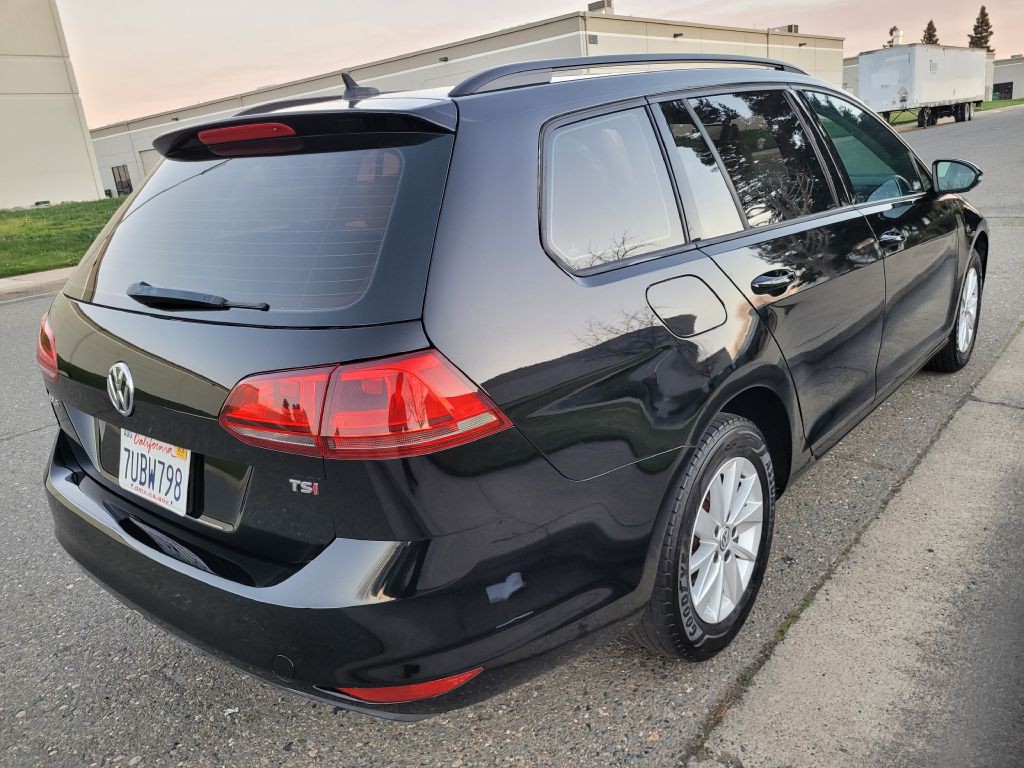 2016 Volkswagen Golf Image 3