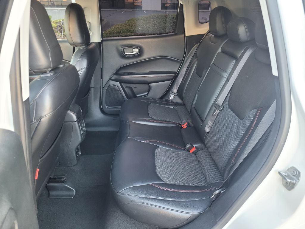 2017 Jeep Compass Image 11