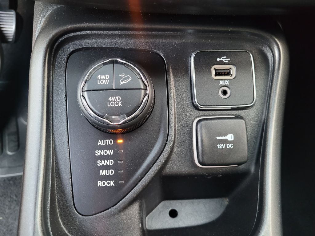 2017 Jeep Compass Image 22