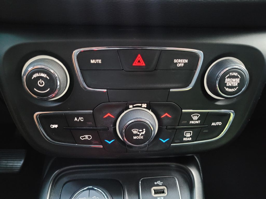 2017 Jeep Compass Image 24