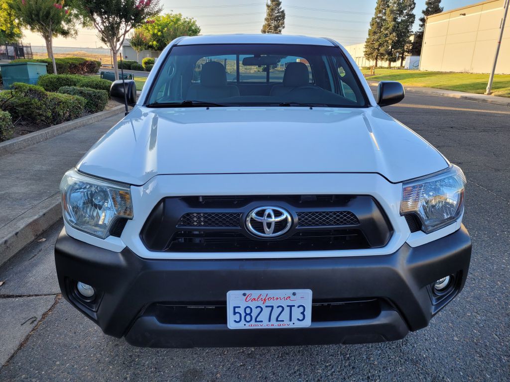 2015 Toyota Tacoma Image 2