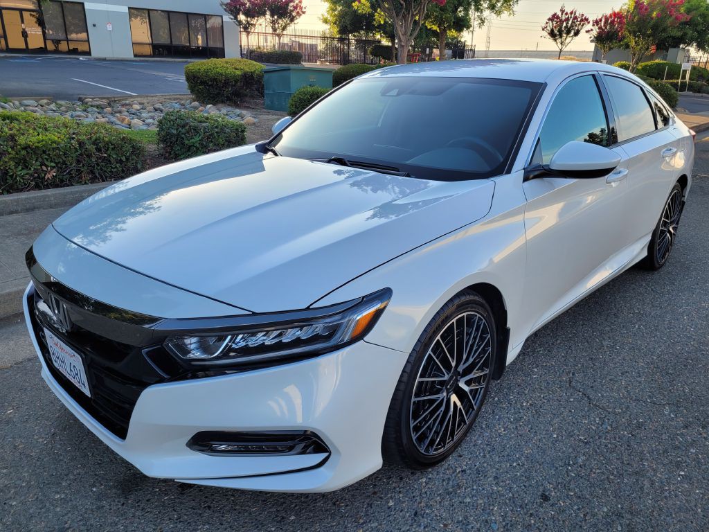 2019 Honda Accord Image 1