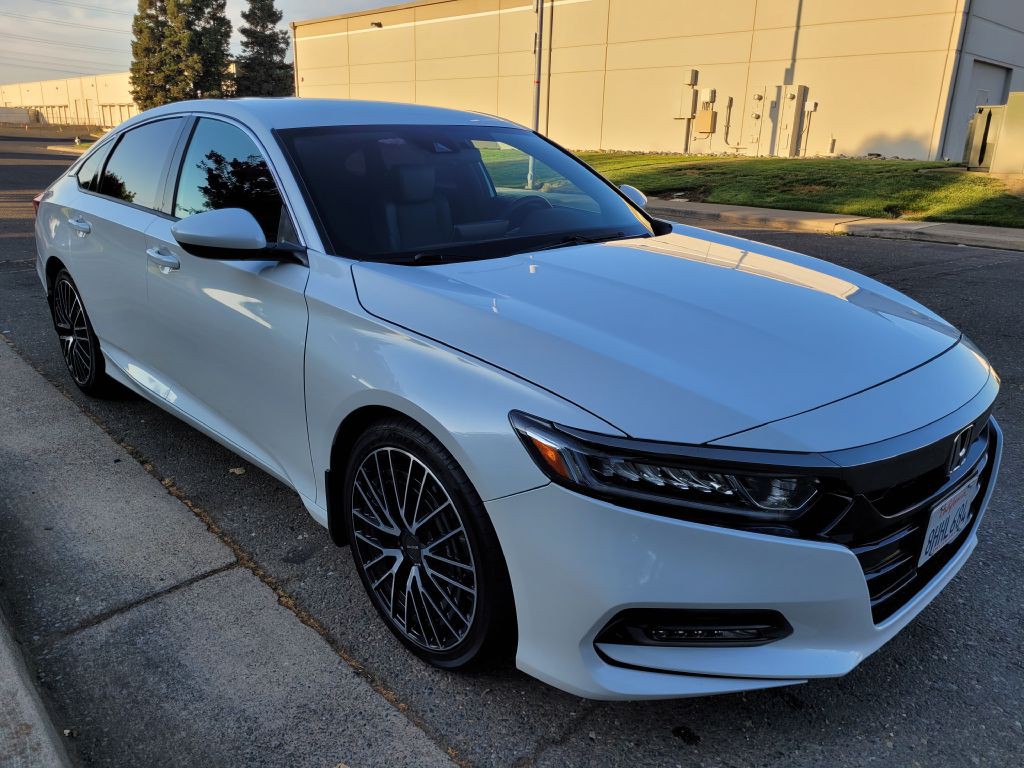 2019 Honda Accord Image 2