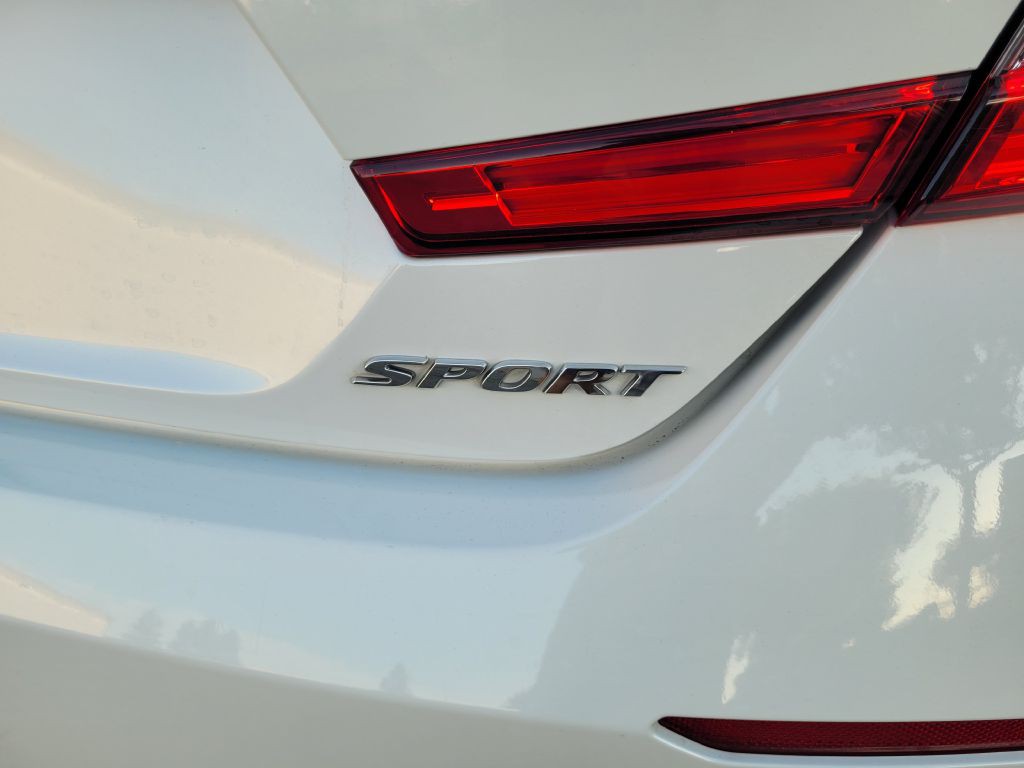 2019 Honda Accord Image 12