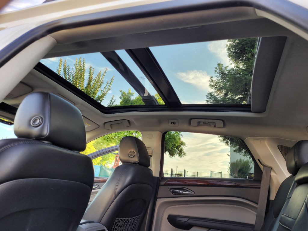 2010 Cadillac SRX Image 15