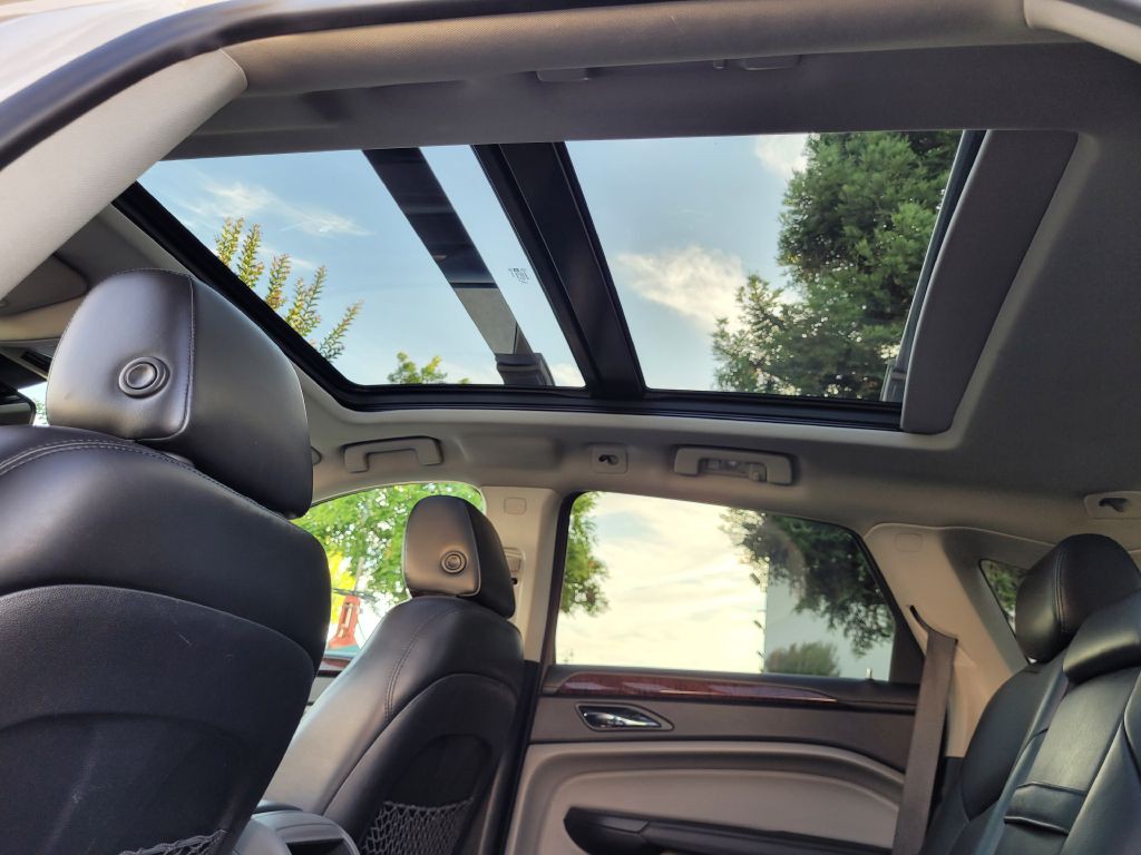 2010 Cadillac SRX Image 21