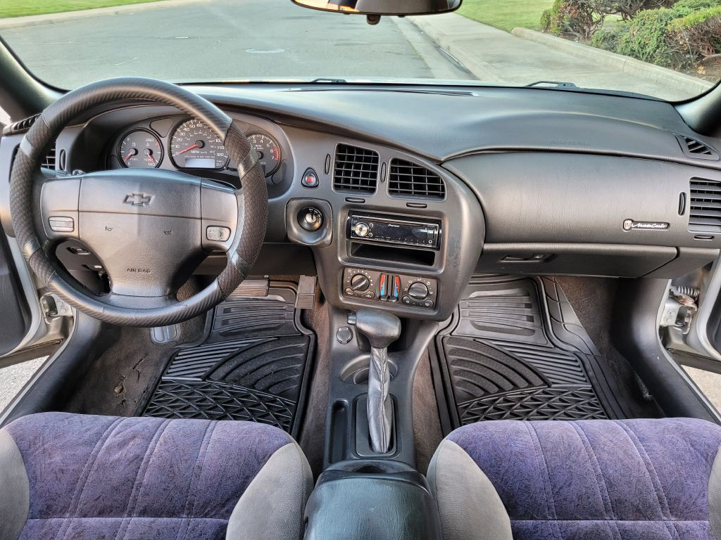2004 Chevrolet Monte Carlo Image 12