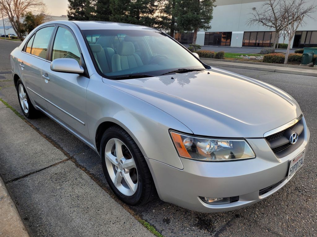 2007 Hyundai Sonata Image 2