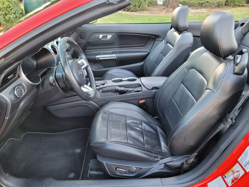 2018 Ford Mustang Image 14
